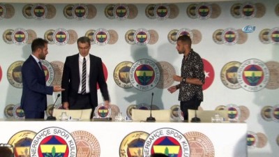 ingiltere - Islam Slimani: “Fenerbahçe’de olmaktan mutluyum”  Videosu