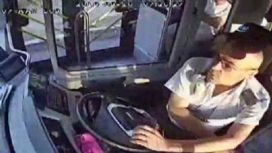 antalya - ’Kimsenin hayatını riske atamam’ deyip aracı sağa çekti  Videosu