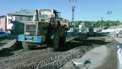  Malazgirt'te sıcak asfalt çalışması 
