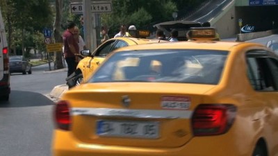 taksi soforleri -  Şişli’de “UBER sıkıştırdı” iddiasıyla kaza yapan taksici alkolü çıktı  Videosu