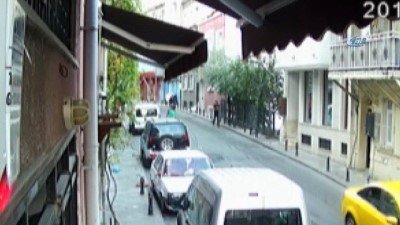 guven timleri -  Taksim’de kadını sürükleyerek kapkaç yapan zanlılar böyle yakalandı  Videosu