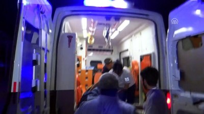 ticari arac - Ticari araç traktöre çarptı: 3 yaralı - ADIYAMAN Videosu