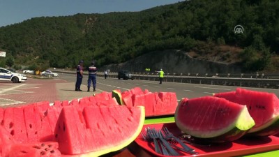 asiri hiz - Validen sürücülere karpuz ikramı - BİLECİK Videosu