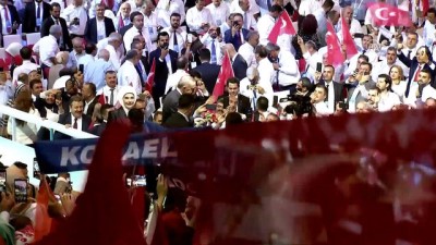 AK Parti 6. Olağan Büyük Kongresi - Erdoğan partilileri selamladı - ANKARA 