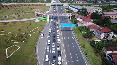 trafik yogunlugu - Anadolu Otoyolu'nda bayram yoğunluğu - DÜZCE  Videosu