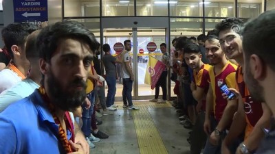 Emre Akbaba, Galatasaray için İstanbul'a geldi 