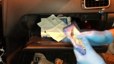 hava yastigi -  Narkotik polisinin yakaladığı aracın havalandırma, özel bölme ve içerisindeki oda spreyinde uyuşturucu ele geçirildi  Videosu