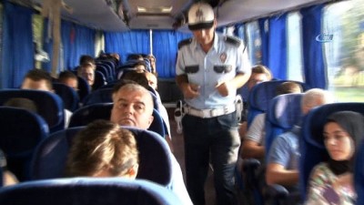  Polisten kurban bayramı tatiline giden yolculara emniyet kemeri uyarısı 