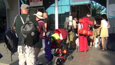 feribot seferleri - Tatilcilerin Midilli Adası'na ilgisi azaldı - BALIKESİR  Videosu
