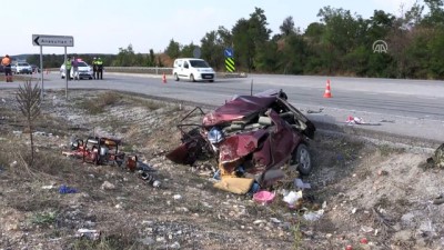 Tır otomobile çarptı: 2 ölü, 7 yaralı - KÜTAHYA