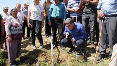 emekli ogretmen -  Varto Baltaş köyünde içme suyu sevinci  Videosu