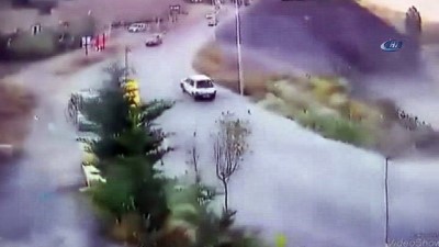 kamera -  Yokuş aşağı sollama yapan araç takla attı... Kaza anları kamerada  Videosu