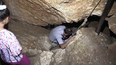 soguk hava deposu - Bunaltıcı havada serinleten mağara: 'Buzluk Mağarası' - ELAZIĞ  Videosu