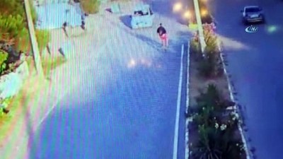  Elinde telefon ile ters şeritte ölümden döndü... O anlar güvenlik kamerasında 
