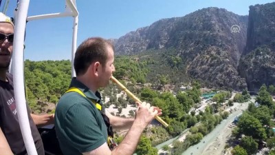 bungee jumping - Görme engelli öğretmenin 'bangee jumping' heyecanı - MUĞLA  Videosu