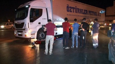  Kazada ölen oğlunu uyandırmaya çalıştı 