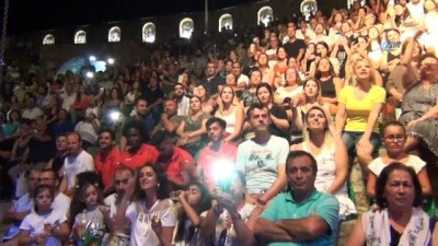 pelesenk -  Koray Avcı en güzel şarkılarını Ayvalıkgücü Belediyespor için seslendirdi  Videosu