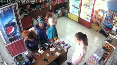  Küçük hırsızlar kameraya yakalandı 