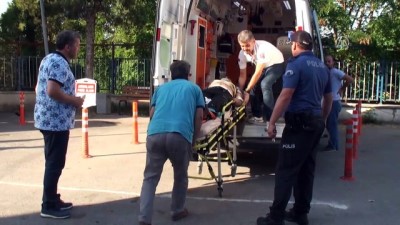 yolcu minibus - Minibüs şarampole devrildi: 3 ölü, 18 yaralı - Yaralıların hastaneye getirilişi - BARTIN Videosu