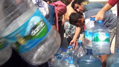 yaz sicaklari -  Susuzluktan kavrulduklarını belirten mahallelinin imdadına Ayvalık Belediyesi su tankerleriyle yetişti  Videosu