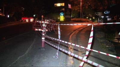yol cokmesi -  Beşiktaş Akatlar Mahallesinde yol çöktü Videosu