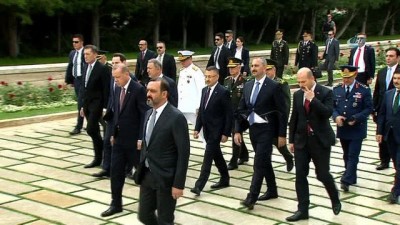 kuvvet komutanlari -  YAŞ üyeleri Anıtkabir’de  Videosu