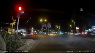 arac kamerasi - Bodrum'da trafik kazası araç kamerasına yansıdı - MUĞLA Videosu