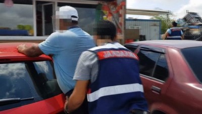 sahte icki operasyonu -  Jandarmadan sahte içki operasyonu kamerada  Videosu