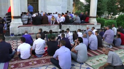 sabah namazi - Balkanlar'da Müslümanlar Kurban Bayramı'nı coşkuyla karşıladı - ÜSKÜP  Videosu