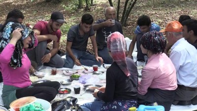 gecim sikintisi - Mevsimlik işçilerin buruk bayramı - DÜZCE  Videosu