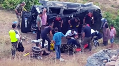 ambulans helikopter - Otomobil şarampole devrildi: 3 yaralı - MALATYA Videosu