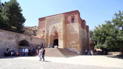 tarihi gun - Eshab-ı Kehf Külliyesi'nde bayram yoğunluğu - KAHRAMANMARAŞ Videosu