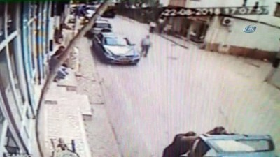 kisla -  Yol kenarındaki köpeğe odunla böyle saldırdı  Videosu