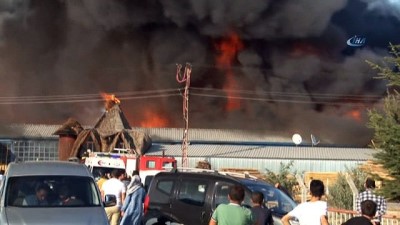  Sanayi sitesinde bulunan bir fabrikada yangın çıktı
