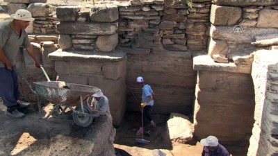 'Tapınaklar Kenti'nde' Selene ve Helios kabartması bulundu - AYDIN 