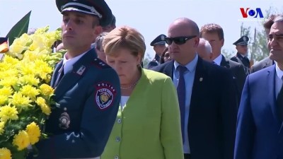 1915 olaylari - Angela Merkel Ermenistan'da 'Soykırım' İfadesini kullanmadı Videosu