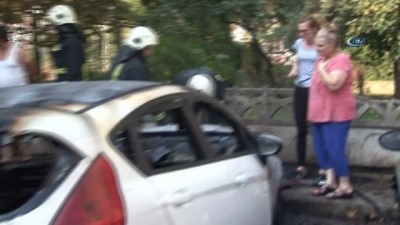 tahkikat -  Park halindeki iki otomobil alev alev yandı Videosu