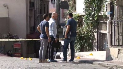 travesti -  Taksim’de vahşet...Travesti olduğu öğrenilen bir şahıs boğazı kesilerek öldürüldü  Videosu