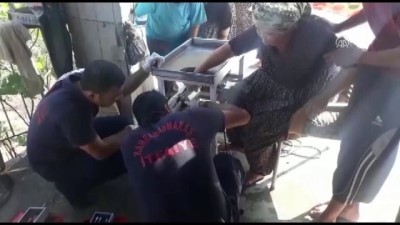 kiyma makinesi - Elini kıyma makinesine kaptıran kadını itfaiye kurtardı - KAHRAMANMARAŞ  Videosu