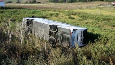 saglik personeli - Yolcu otobüsü devrildi: 6 yaralı - TEKİRDAĞ  Videosu