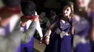 kina gecesi - Düğünde gelin ve damat 'kelepçelendi' - KAHRAMANMARAŞ Videosu