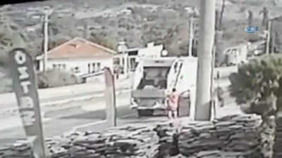 temizlik gorevlisi -  İki temizlik işçisinin ağır yaralandığı korkunç kaza kamerada Videosu