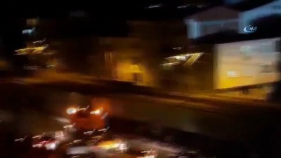 Bayrampaşa'da 9 aracın birbirine girdiği anlar kamerada 