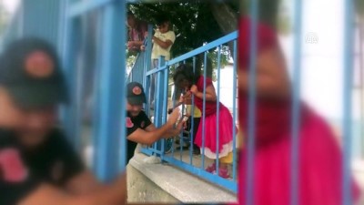 demir parmaklik - Kafası demir parmaklıklara sıkışan çocuk kurtarıldı - BİLECİK Videosu