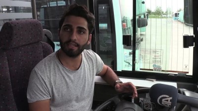 guvenlik gorevlisi - Otobüs şoförünün yardım ederken darbedildiği iddiası - MANİSA Videosu