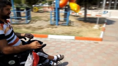 motosikletci -  Bigadiç'te engelli Ramazan'ın hayatı 3 tekerlekli motosikletle kolaylaştı  Videosu
