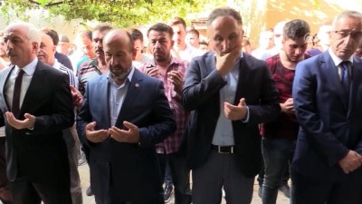 cami bahcesi - Odasında ölü bulunan Samsun Polis Meslek Yüksekokulu Müdürünün cenazesi - ÇORUM Videosu