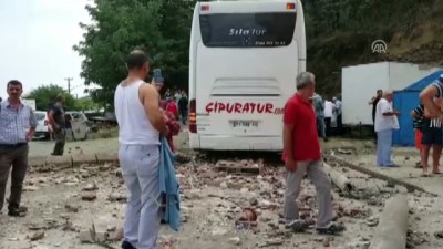 tur otobusu - Trabzon'da trafik kazası (1)  Videosu