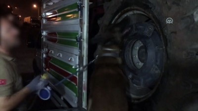 supheli arac - Traktör lastiğinden uyuşturucu çıktı - ADANA  Videosu