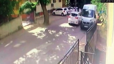 goruntu izleme -  49 yaşındaki adamı sokak ortasında kaçırdılar... Kaçırılma anları kamerada  Videosu